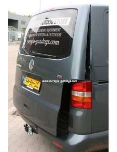 Openstaande klep genoeg ventilatie voor de honden en afgesloten 2